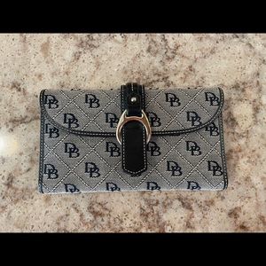 Dooney & Burke Trifold Wallet